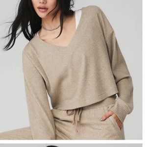 Muse V-Neck Pullover in Gravel Heather